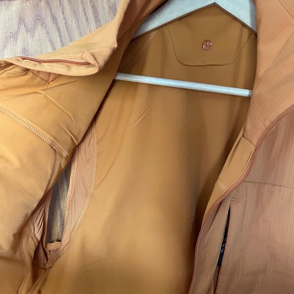 Lululemon Insulated Hiking Vest - Men’s - Picture 3 of 3